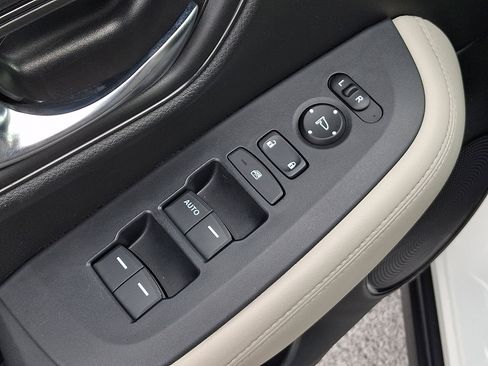 Used 2023 Honda HR-V LX image 27