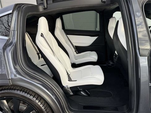 Used 2019 Tesla Model X 100D image 13