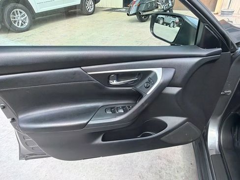 Used 2017 Nissan Altima 2.5 SR FWD image 15