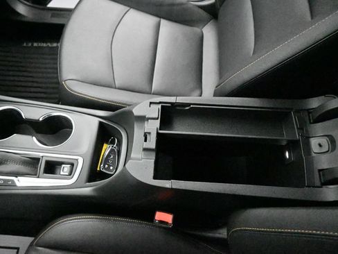 Used 2021 Chevrolet Equinox LT FWD image 16