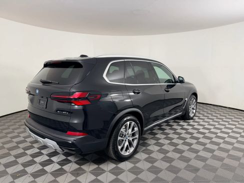 New 2026 BMW X5 xDrive50e image 6