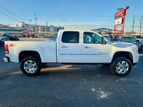 Used 2014 GMC Sierra 2500 Denali w/ Suspension Package, Off-Road image 6
