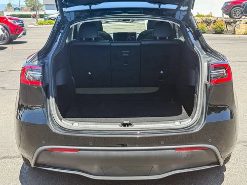 Used 2021 Tesla Model Y Long Range AWD/4WD image 26