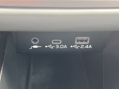Certified 2025 Subaru Outback Premium AWD/4WD image 9
