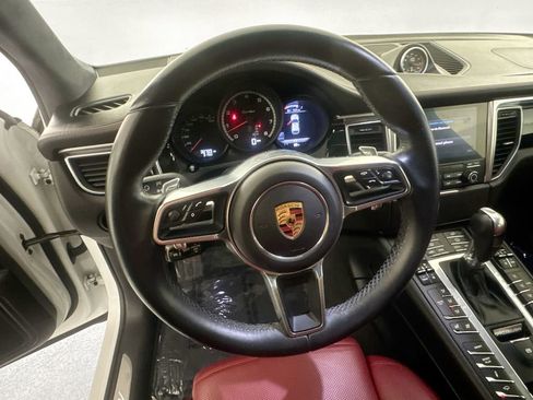 Used 2017 Porsche Macan Turbo AWD/4WD image 11