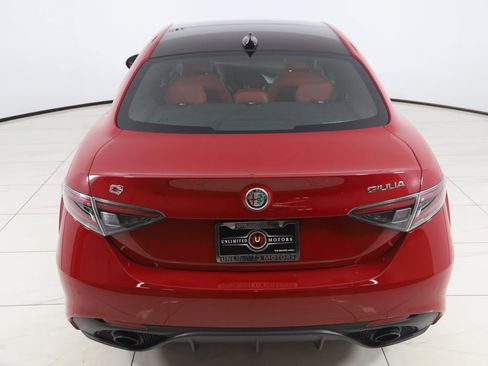 Used 2024 Alfa Romeo Giulia Veloce image 55