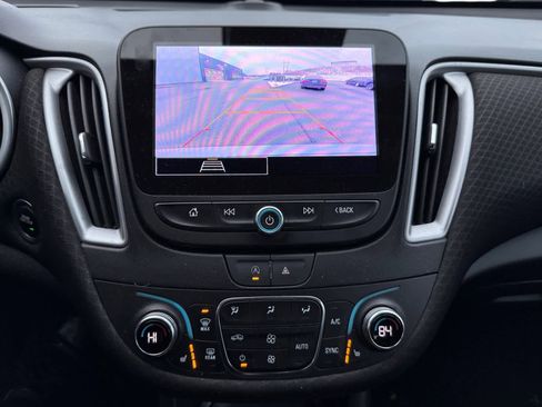 Used 2024 Chevrolet Malibu LT image 21