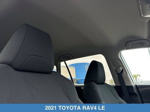 Used 2021 Toyota RAV4 LE w/ Carpet Mat Package (TMS) AWD/4WD image 19