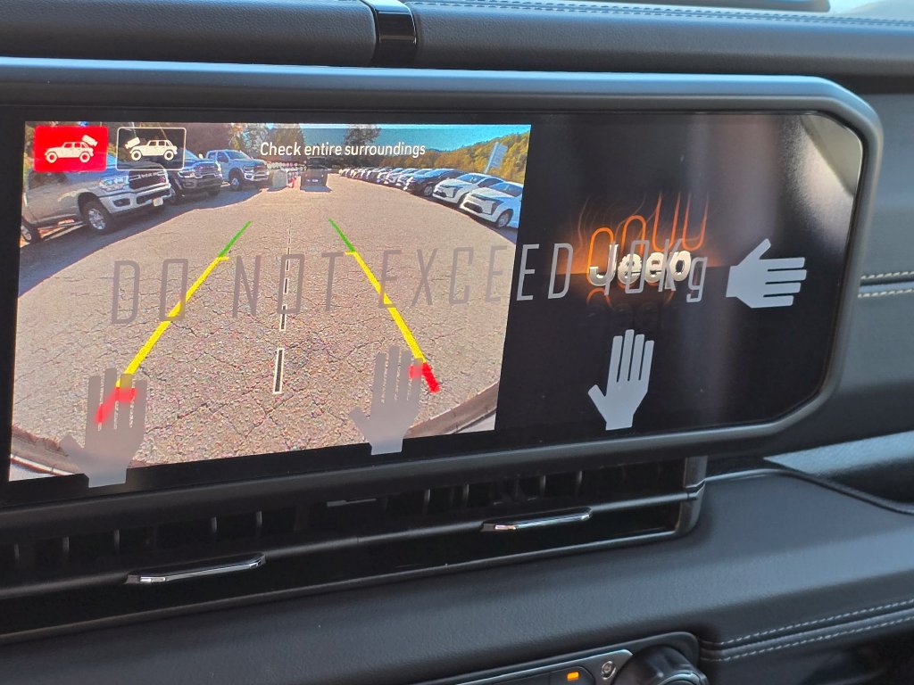 New 2026 Jeep Wrangler Unlimited Sahara AWD/4WD image 10