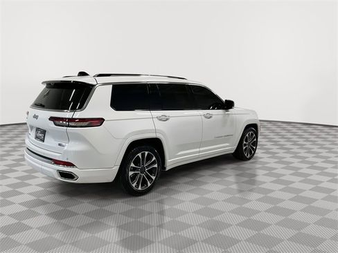 Used 2023 Jeep Grand Cherokee L Overland w/ Luxury Tech Group IV image 11