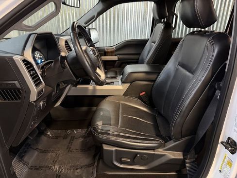 Used 2019 Ford F150 Lariat image 12