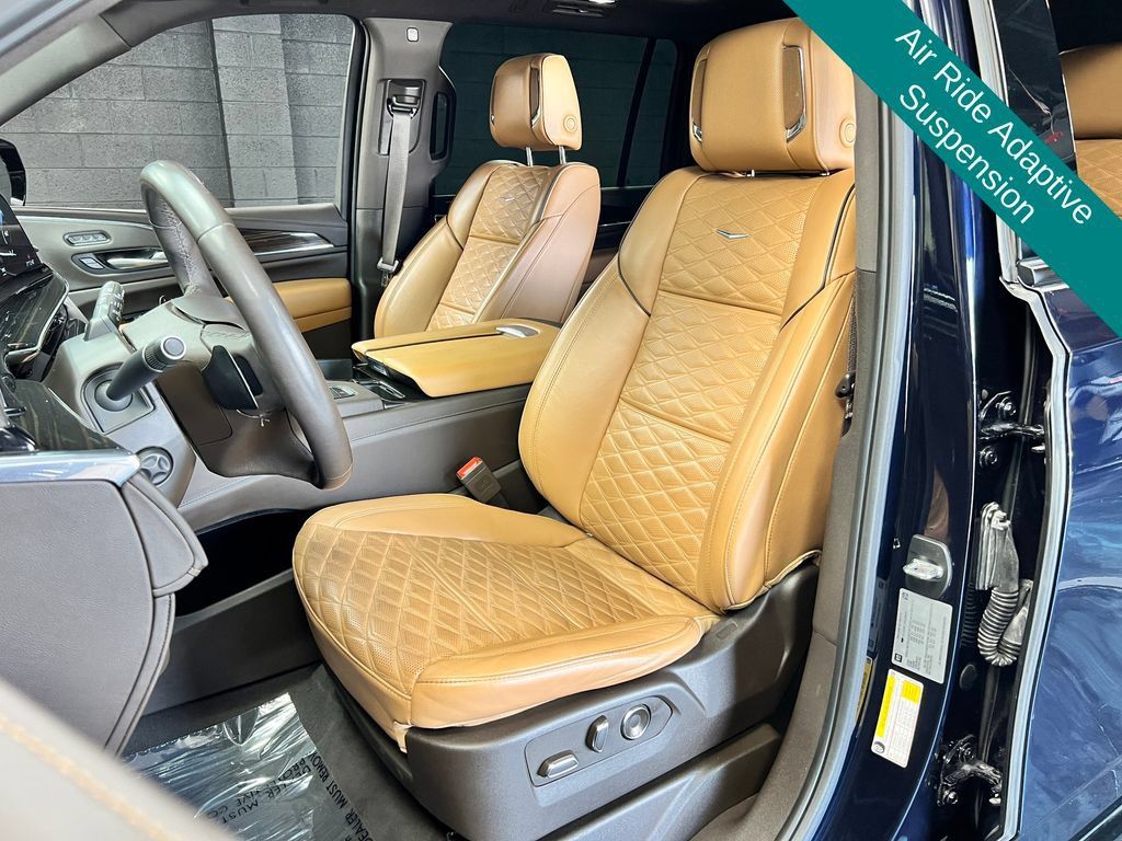 Used 2024 Cadillac Escalade ESV Sport w/ Touring Package AWD/4WD image 7