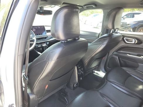 Used 2024 Jeep Compass Trailhawk AWD/4WD image 13