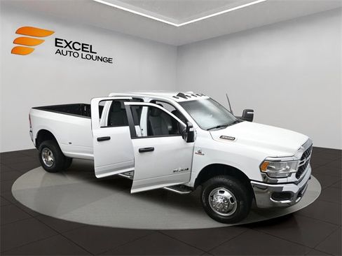 Used 2024 RAM 3500 Big Horn image 46