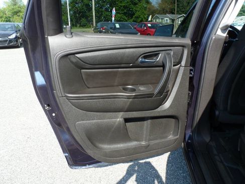 Used 2015 GMC Acadia SLE AWD/4WD image 28