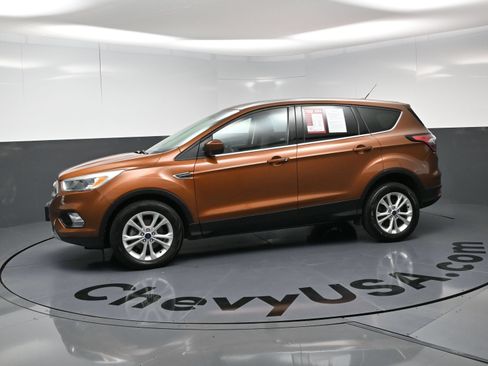 Used 2017 Ford Escape SE FWD image 6