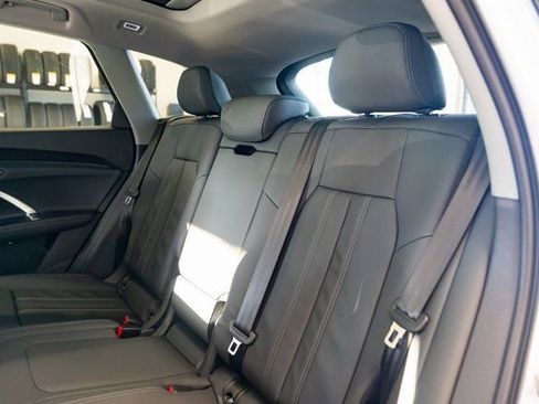 Used 2025 Audi Q5 Premium image 25