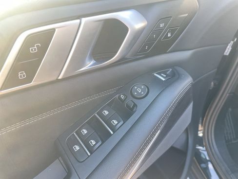 Used 2025 BMW X5 xDrive40i w/ Climate Comfort Package image 17