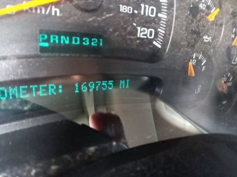 Used 2004 Chevrolet Tahoe LS w/ Preferred Equipment Group AWD/4WD image 10