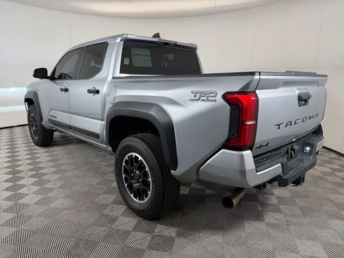 Used 2025 Toyota Tacoma TRD Off-Road AWD/4WD image 3