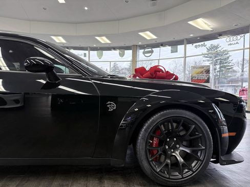 Used 2023 Dodge Challenger SRT Hellcat RWD image 4