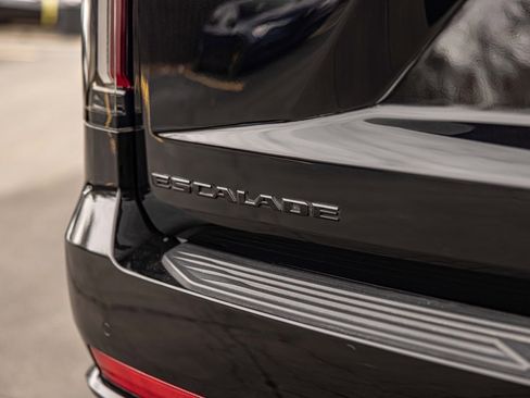 Used 2023 Cadillac Escalade Sport Platinum w/ LPO, ONYX Package image 15