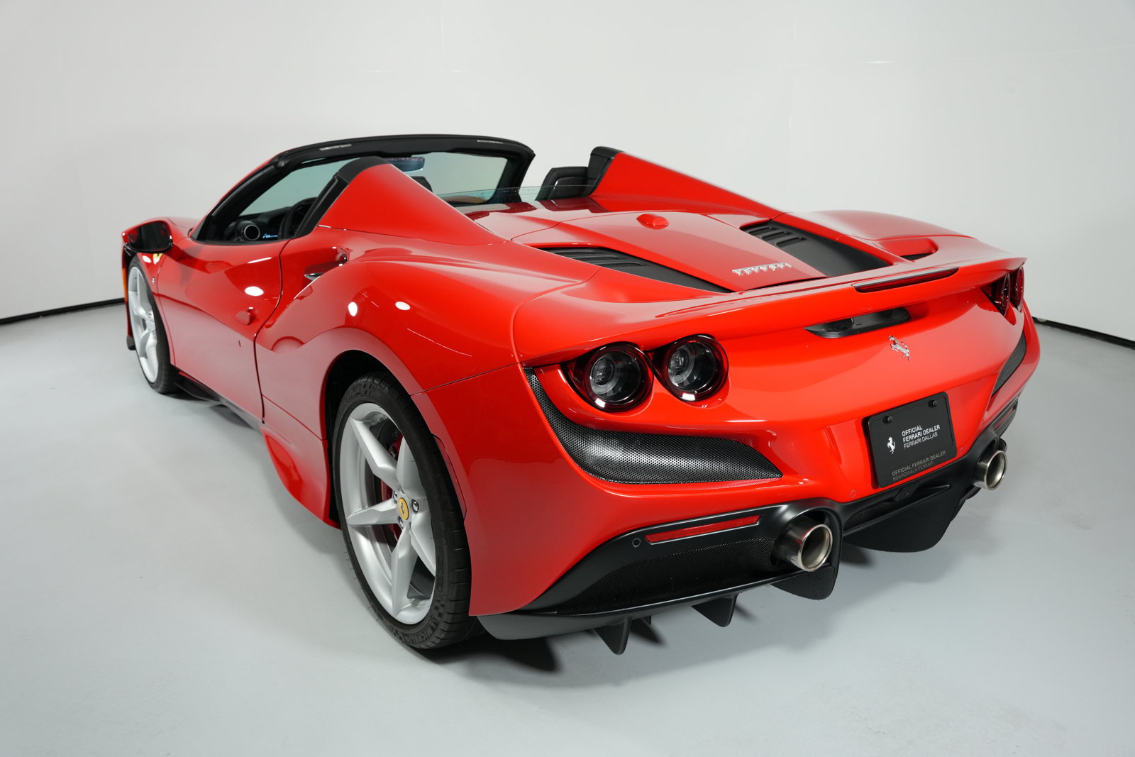 Used 2023 Ferrari F8 Tributo RWD image 23