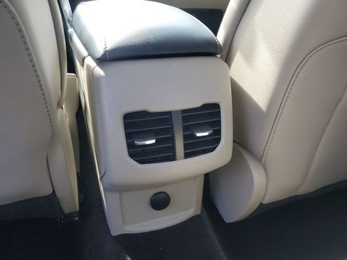 Certified 2018 Ford Fusion SE w/ Fusion SE Technology Package image 12