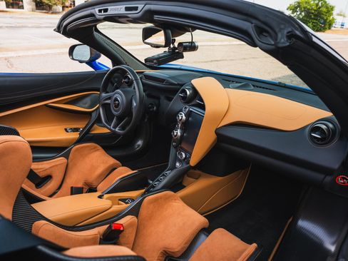 Used 2022 McLaren 765LT RWD image 57