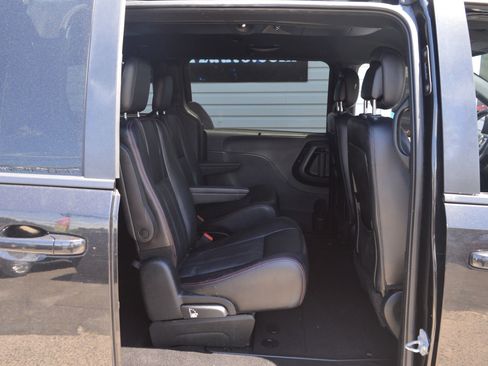 Used 2017 Dodge Grand Caravan GT FWD image 24