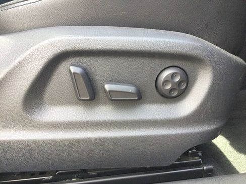 Used 2014 Volkswagen Tiguan SEL AWD/4WD image 23