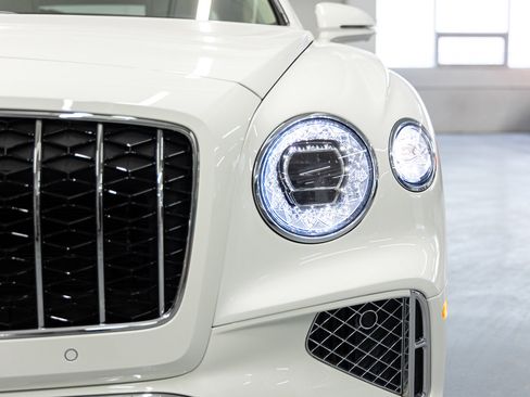Used 2026 Bentley Flying Spur Plug-In Hybrid image 10