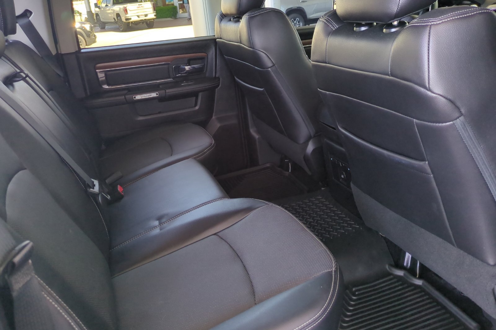 Used 2016 RAM 2500 Laramie w/ Protection Group AWD/4WD image 17