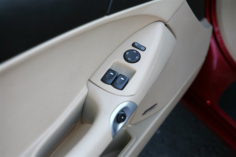 Used 2005 Chevrolet Corvette Coupe w/ Preferred Equipment Group RWD image 17