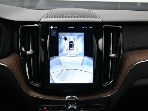 Used 2024 Volvo XC60 B5 Ultimate w/ Climate Package AWD/4WD image 23