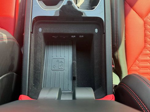 Used 2021 Lamborghini Urus AWD/4WD image 39
