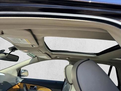 Used 2013 Lincoln MKX AWD image 11