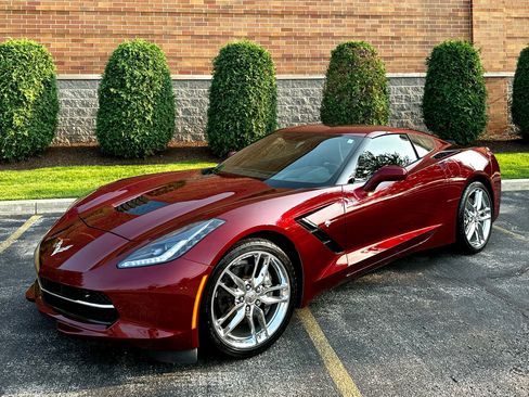 Used 2019 Chevrolet Corvette Stingray Coupe w/ 2LT Preferred Equipment Group image 2