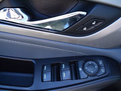 Used 2018 Chevrolet Traverse LT image 20