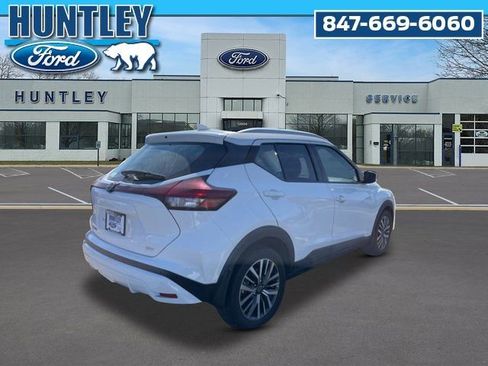 Used 2023 Nissan Kicks SV FWD image 5