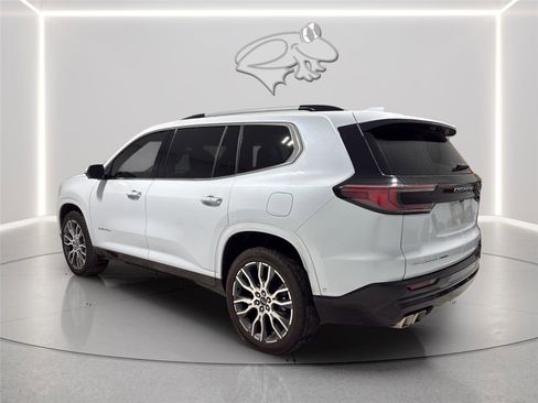 Used 2026 GMC Acadia Denali Ultimate w/ LPO, Floor Liner Package AWD/4WD image 3