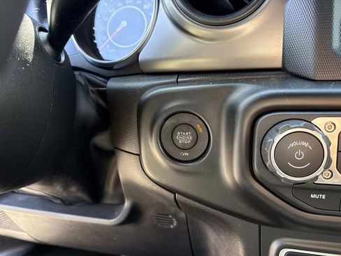 Used 2022 Jeep Wrangler Unlimited Sport image 27