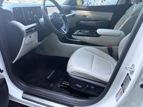 Used 2025 Hyundai Tucson Limited FWD image 9