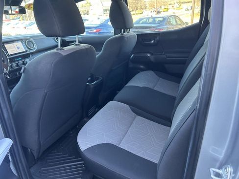 Certified 2023 Toyota Tacoma TRD Off-Road image 10