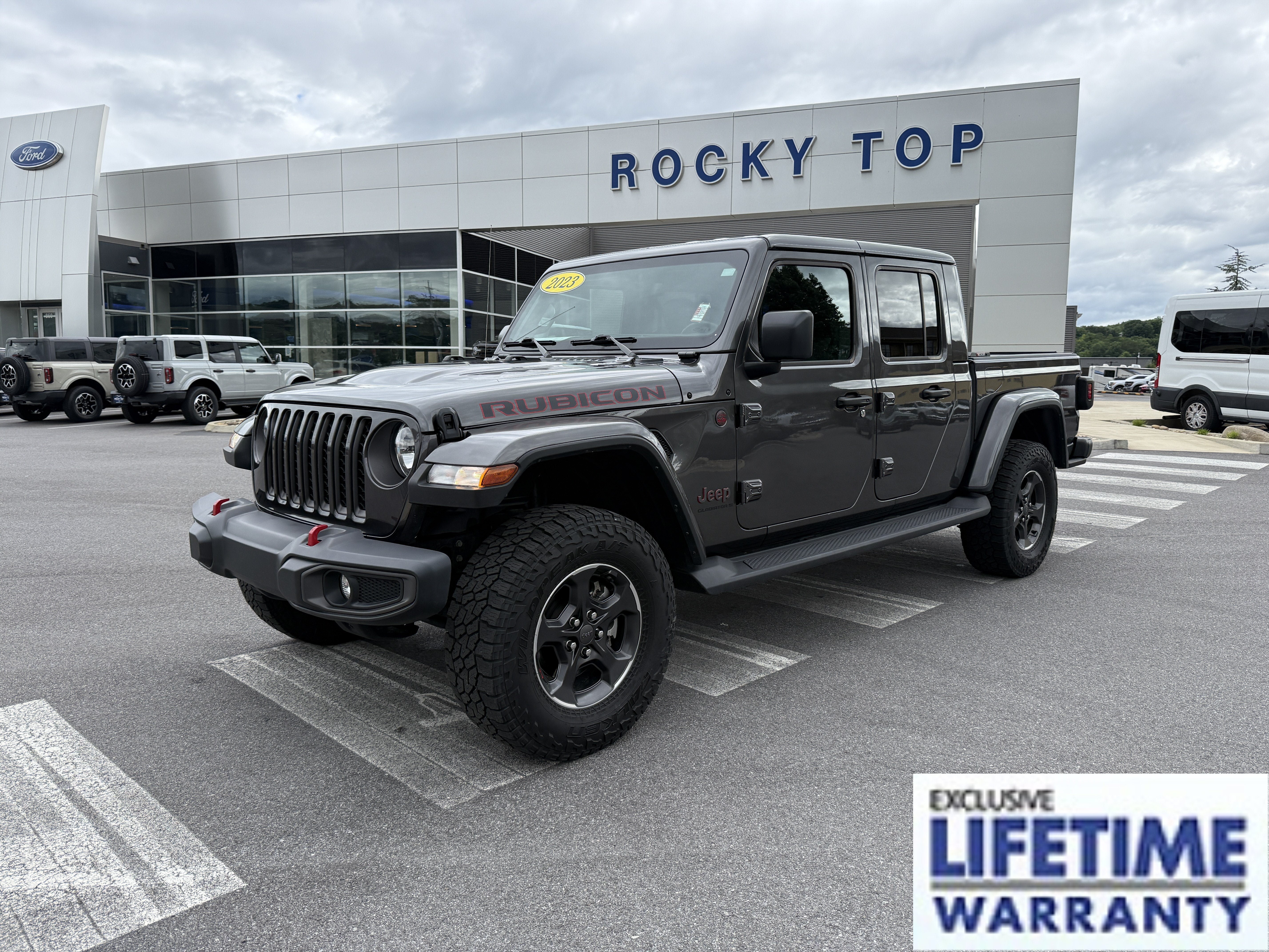 Used 2023 Jeep Gladiator Rubicon w/ Cold Weather Group AWD/4WD image 1