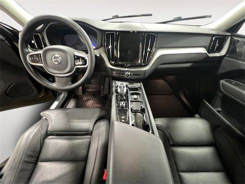 Used 2025 Volvo XC60 B5 Ultra image 10