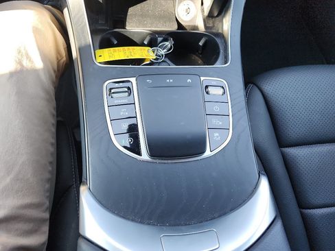 Used 2021 Mercedes-Benz GLC 300 4MATIC image 26