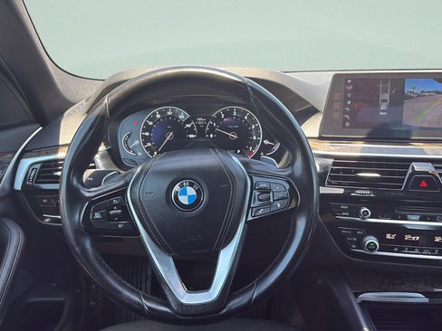 Used 2018 BMW 530i xDrive AWD/4WD image 12
