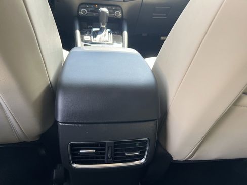 Used 2019 MAZDA CX-5 Touring image 31