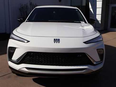 Used 2025 Buick Envista Sport Touring image 8